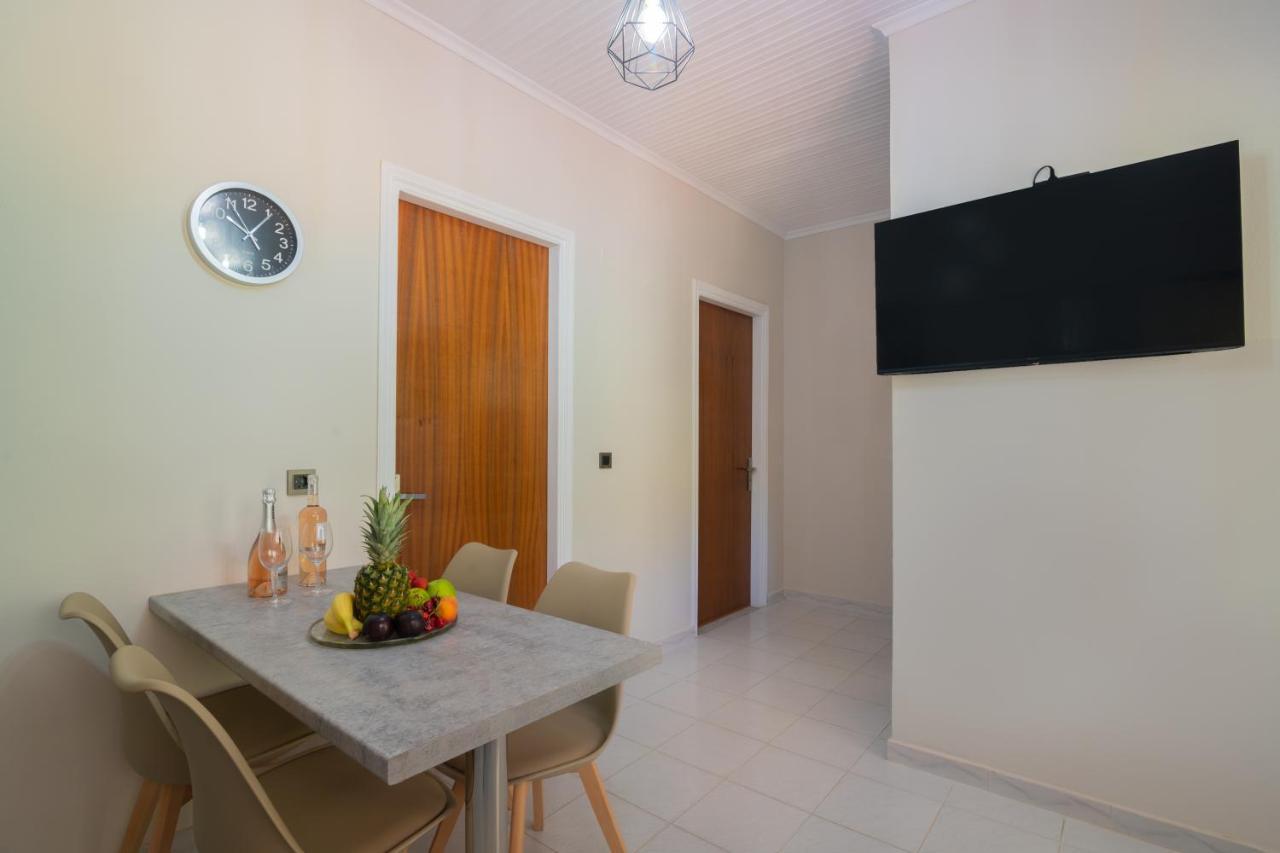 Arokaria Apartment อลิกานาส ภายนอก รูปภาพ